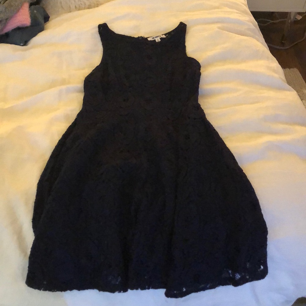 Blue lace float sleeve-less dress